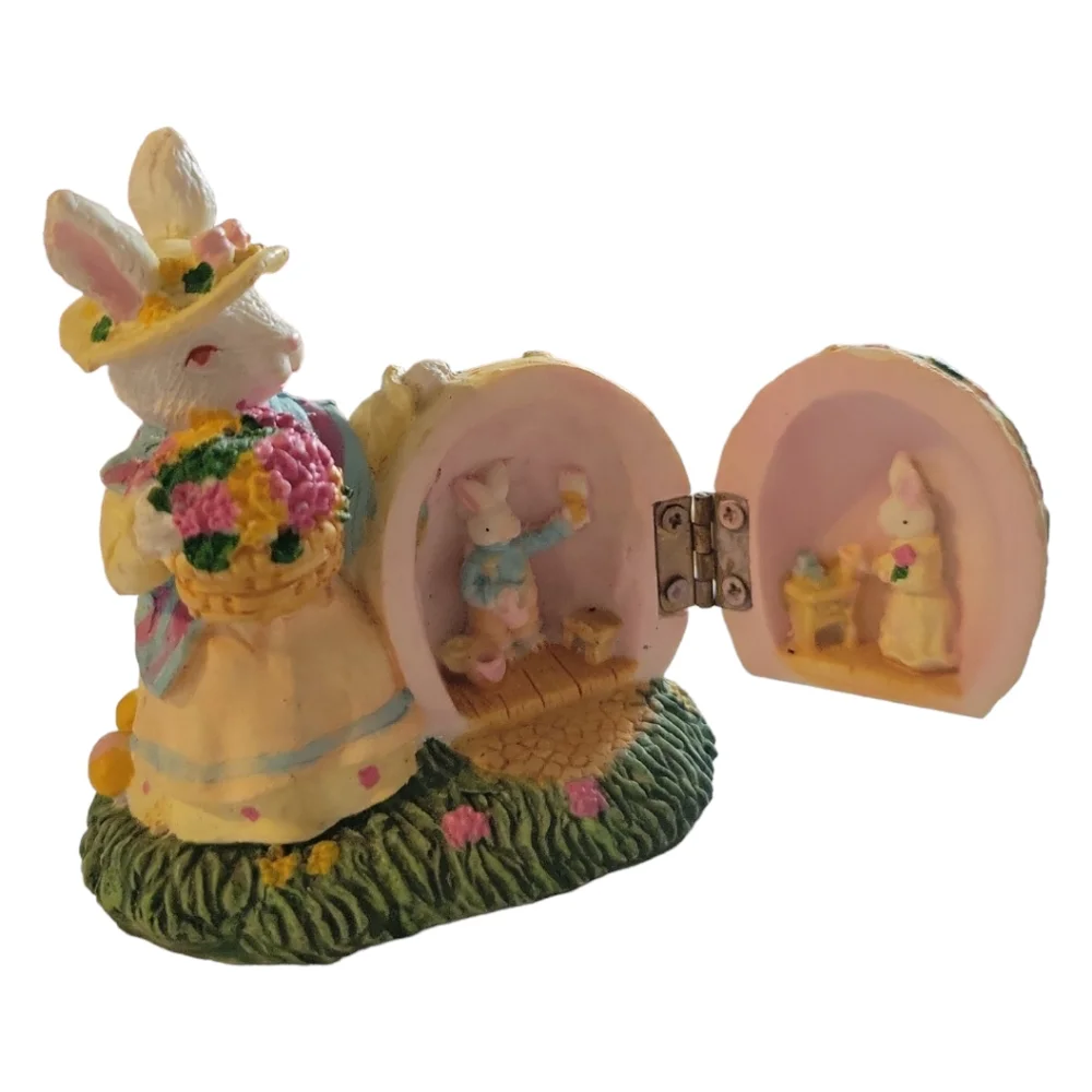 Vtg Easter Bunny Rabbit Hinged Opening Egg Workshop Flowers Grass Resin